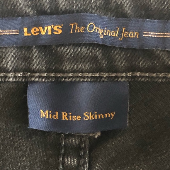 LEVIS. “The original Jean” Mid Rise Skinny - Picture 7 of 8